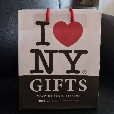 

Paperbag I ❤️ New York Gifts
