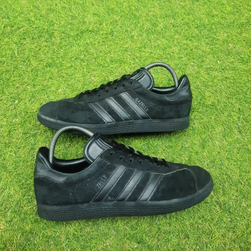 adidas gazelle silver green womens adidas Originals Gazelle trainers in Clear Sky