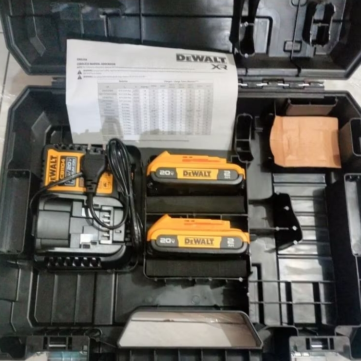 Paket batrei dan charger DEWALT 20v Dcd805/800 dcf850