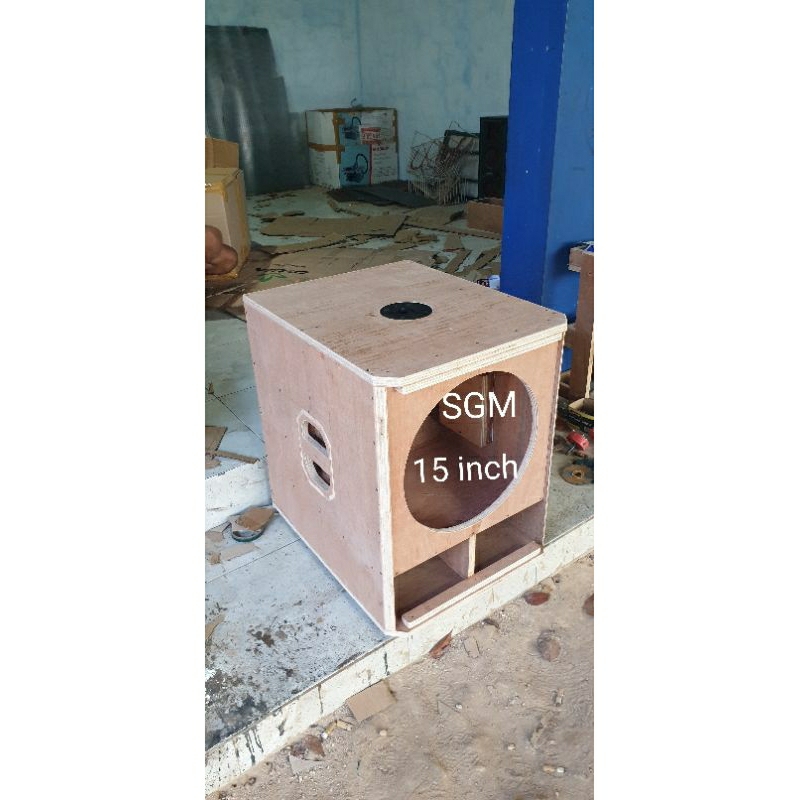 BOX MINISCOOP 15 INCH MENTAHAN LUBANG STAND BESI