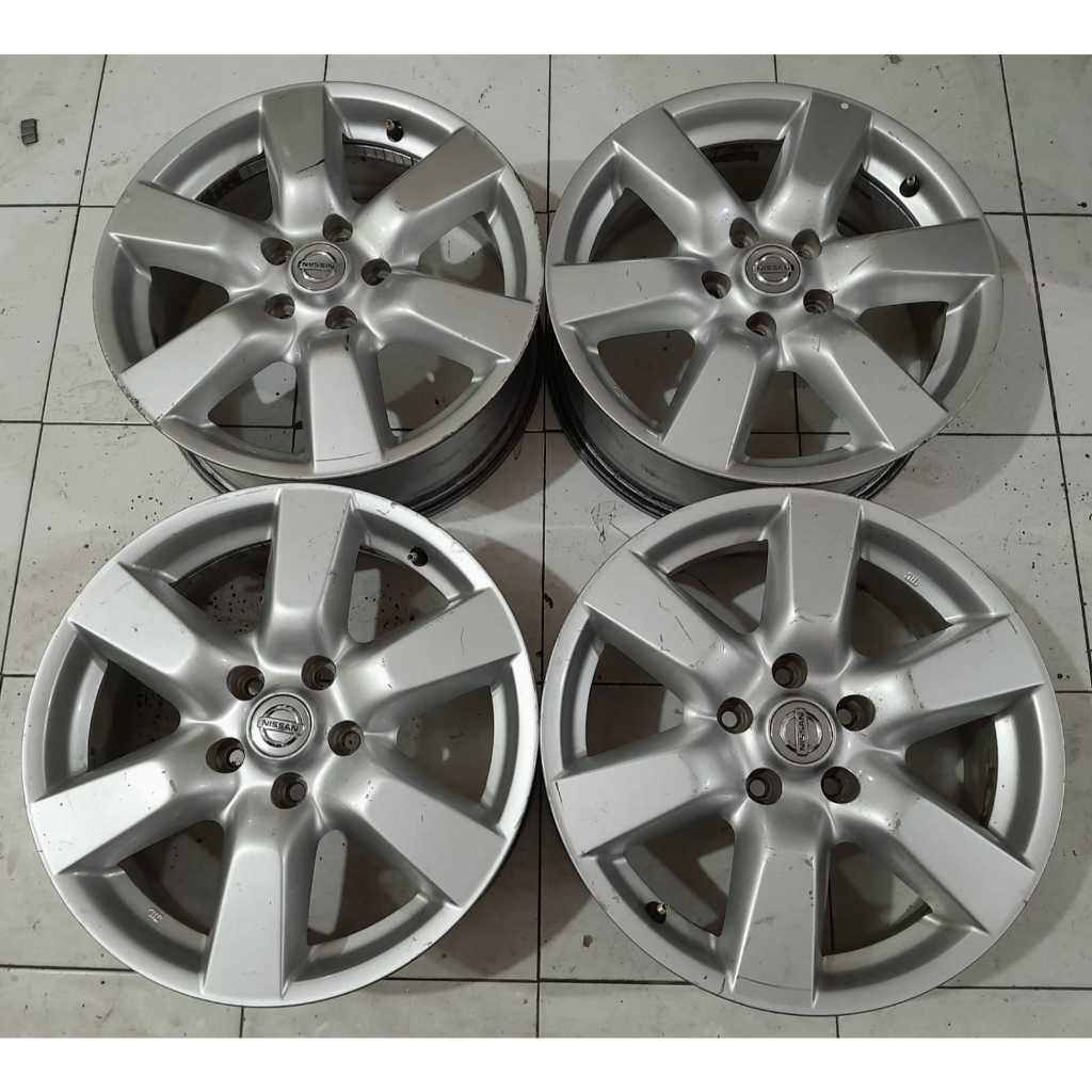 Velg Mobil Bekas Standar X-TRAIL R17 X7,5 5X114,3 ET40 SILVER