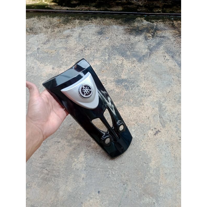 panel depan Yamaha FIZ R + emblem logo panel fiz r warna hitam