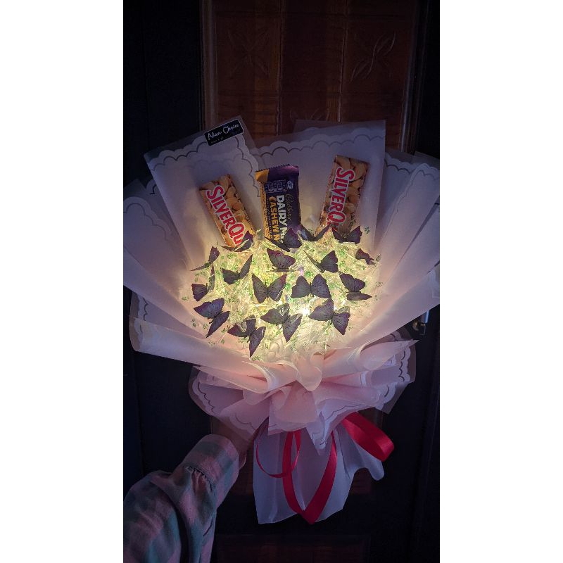 

Buket kupu-kupu lampu led viral / buket viral / buket cokelat / buket kupu-kupu murah buket wisuda buket graduation buket unik