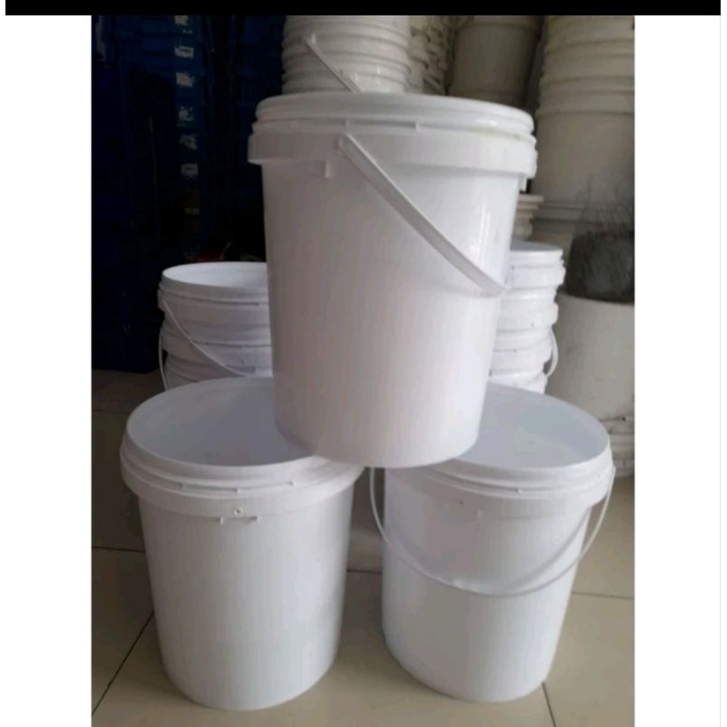 ember putih bekas plus tutup bekas