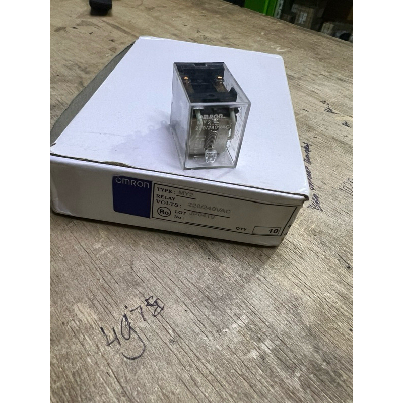 RELAY OMRON MY2N 220V