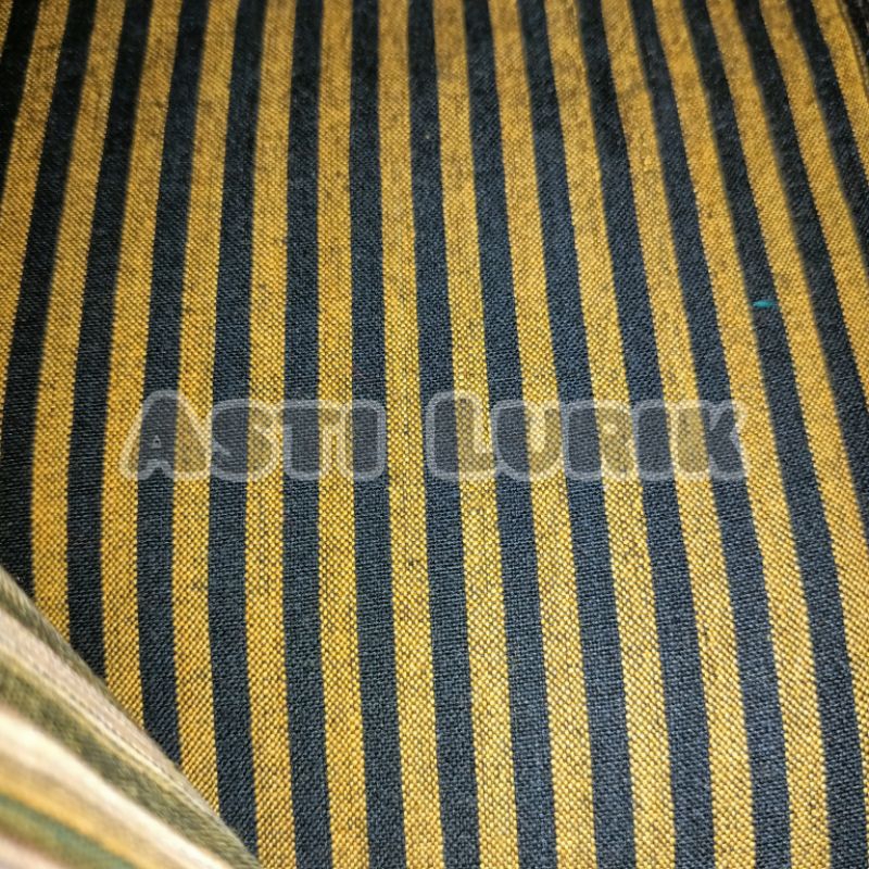 Kain Tenun Lurik ( 200 x 105 110 ) Lebar Besar hitam coklat . Kain Tenun Lurik Kain Lurik Surjan Lur