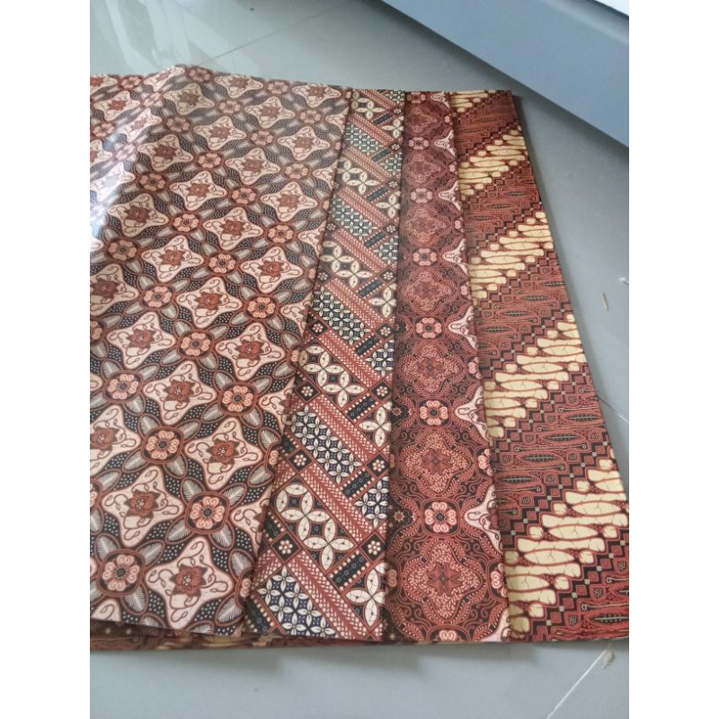 

kertas kado motif batik eceran