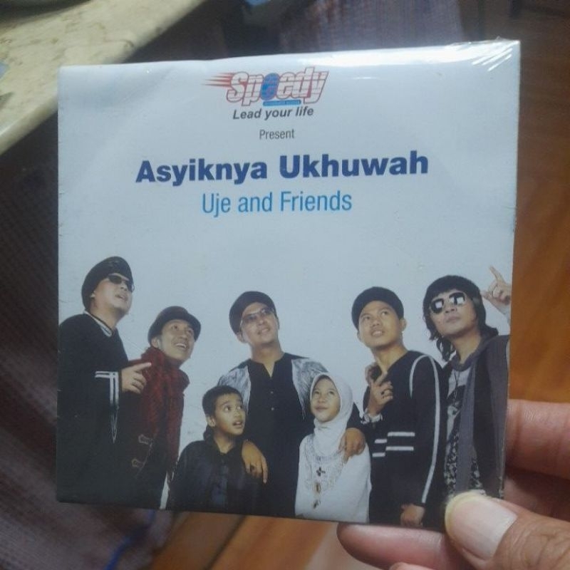 cd musik asyiknya ukhuwah uje and friend segelan (CD533)