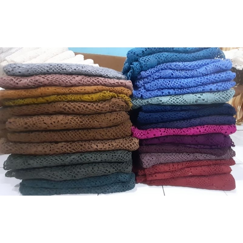 Taplak Meja Makan Rajutan