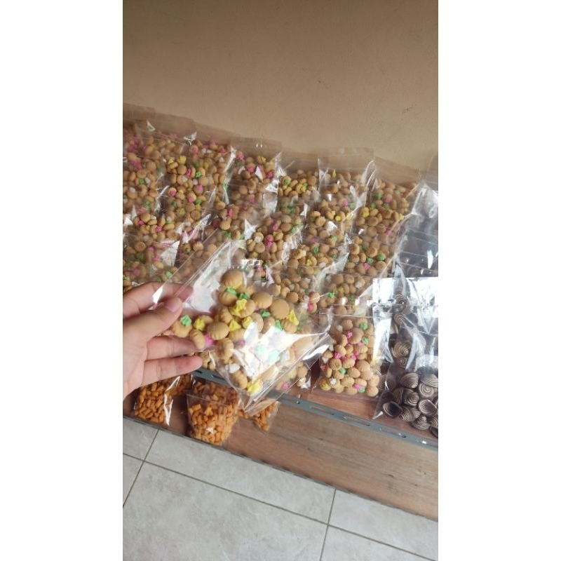 

Aneka Snack Asin, Pedas, Manis, Gurih