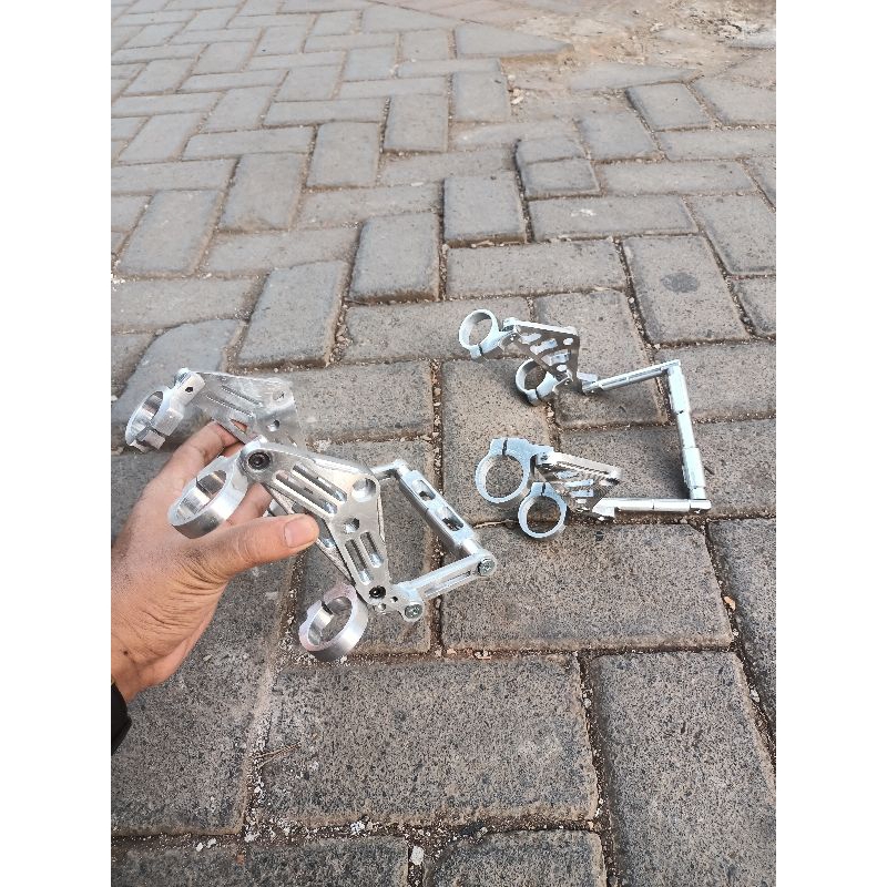 kupingan lampu depan MODEL MONSTER DAN ROBOT PNP SHOK BISON/NIJA250/NINJA/GL/RK KING/KUPINGAN AS 37