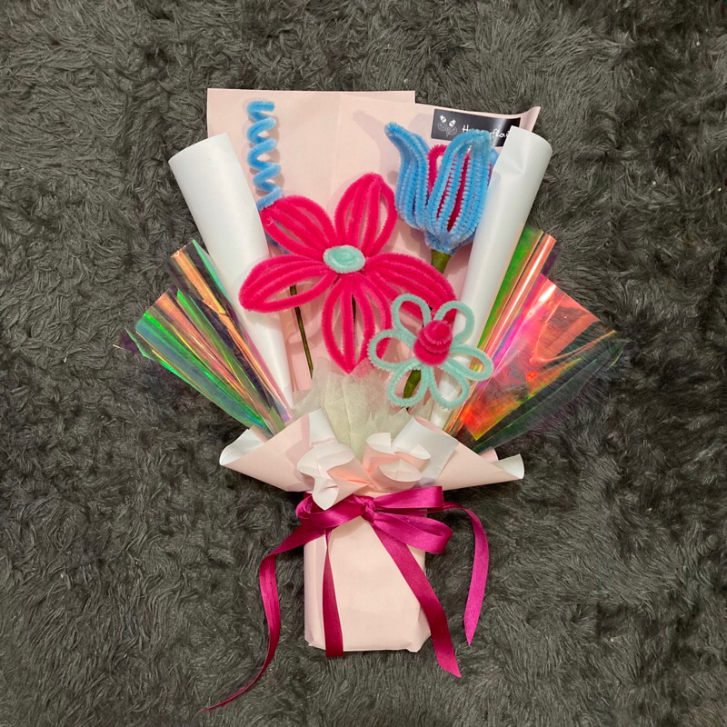 

BOUQUET PIPE CLEANER FLOWERS