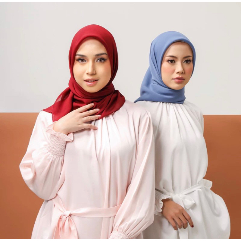 Umama jilbab segiempat polos