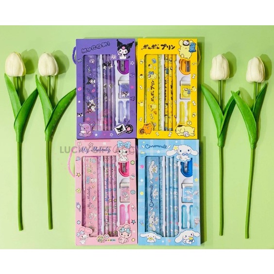 

Ramah Lingkungan SET ALAT TULIS 8 IN 1 MOTIF SANRIO SET PENSIL 8PCS MOTIF CINNAMOROL MELODY KUROMI POMPOM