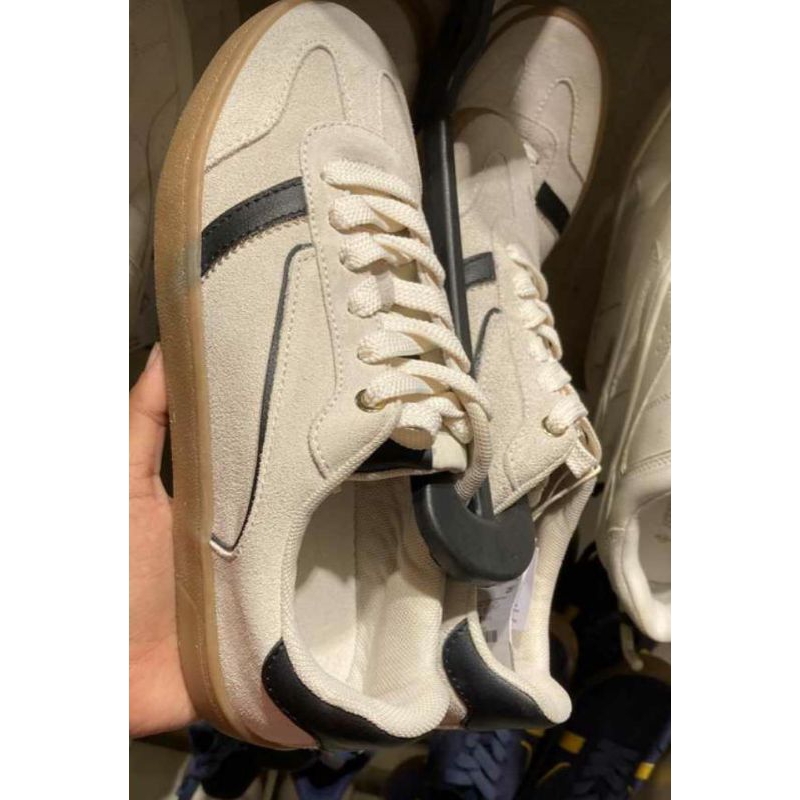 Sepatu Sneakers Stradivarius Jastip/Stradivarius sneakers