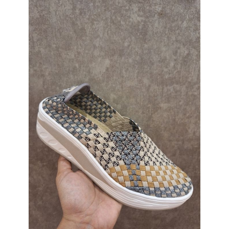 Sepatu Wedges Rajut St Moritz