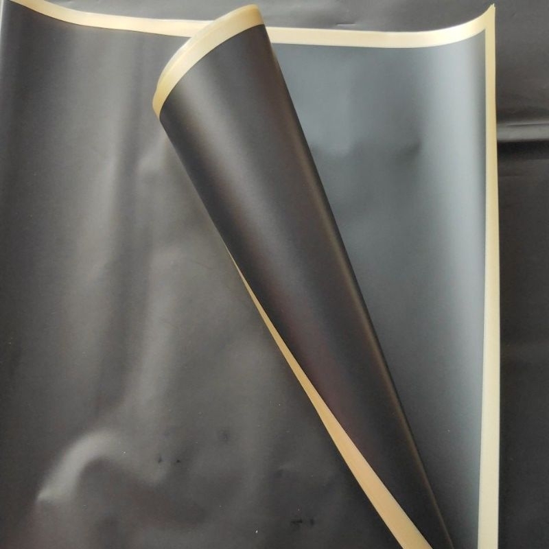 

GOLD LINE |Kertas Cellophane Hitam Garis Tepi Emas | Khusus Warna Hitam