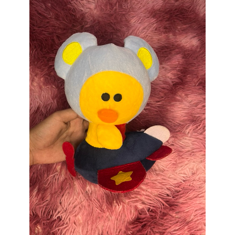 Boneka Sally Line Unik Naik Pesawat