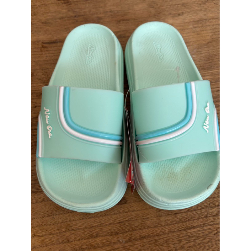 Sandal New Era anak perempuan/Sandal selop anak perempuan