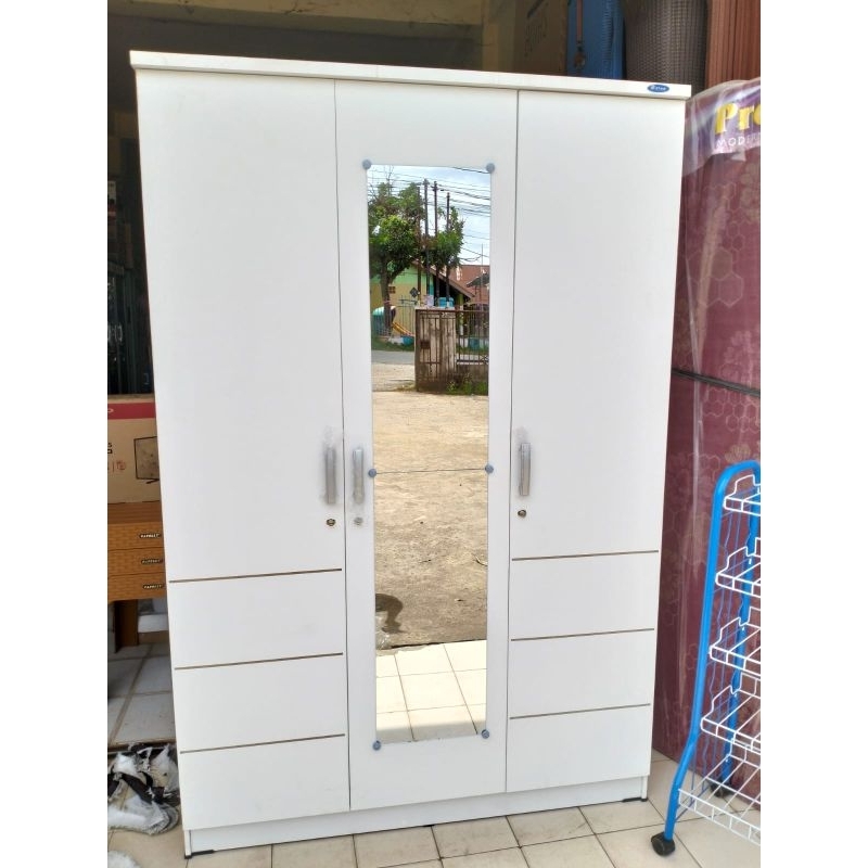 Lemari pakaian 3pintu Gstar
