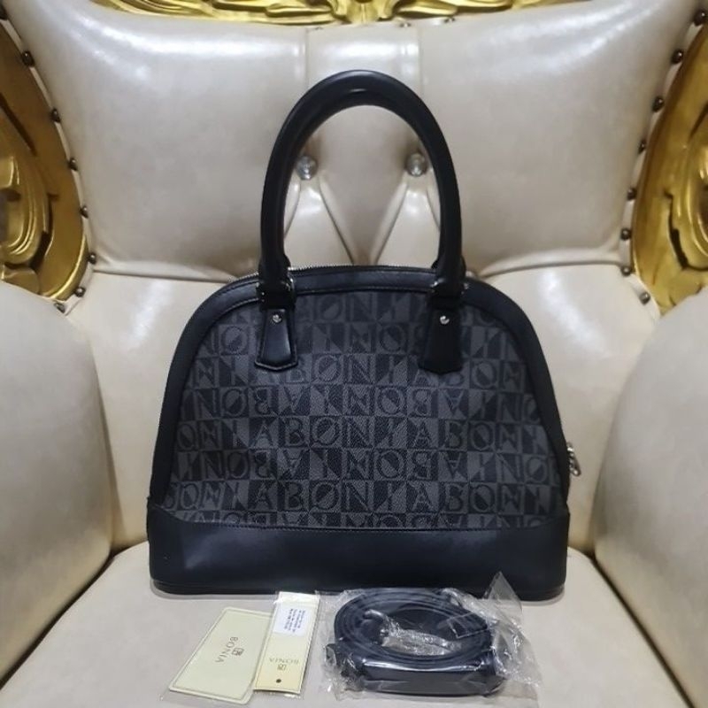 SOLD...Tas Bonia Alma Monogram hitam bekas pemakaian preloved ku PL
