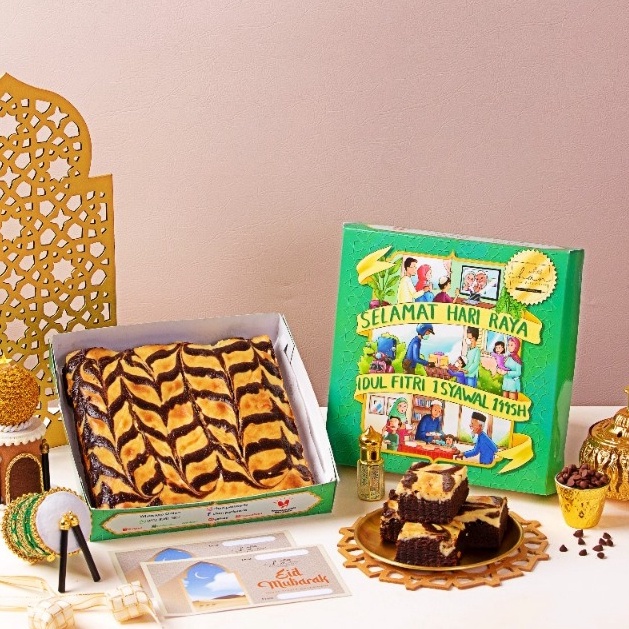

TRENDING Brownies Cream Cheese Dark Chocolate Chan Patisserie Hampers Kue LebaranEid MubarakIdul Fitri Size 2x1cm