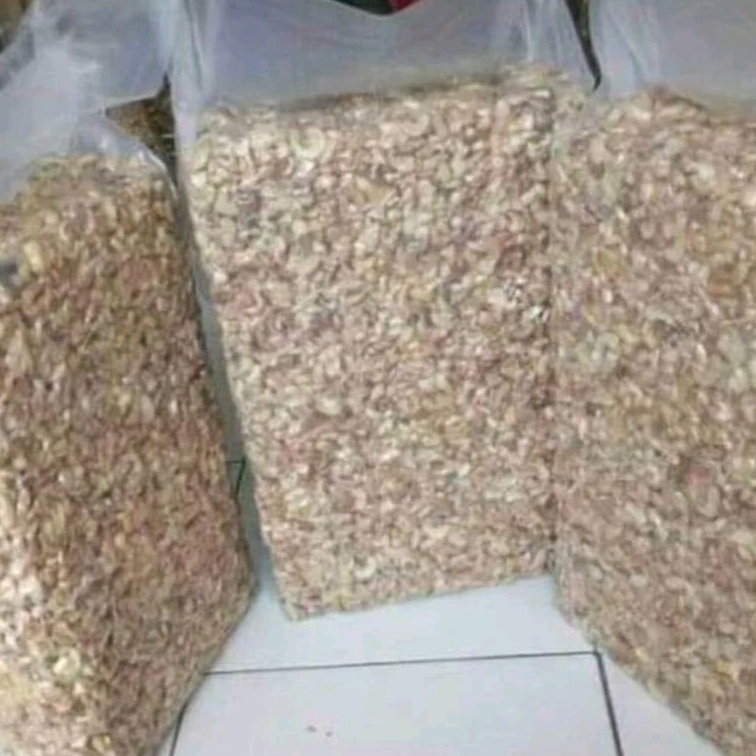 

kacang Mede patahan vakum 10 kg