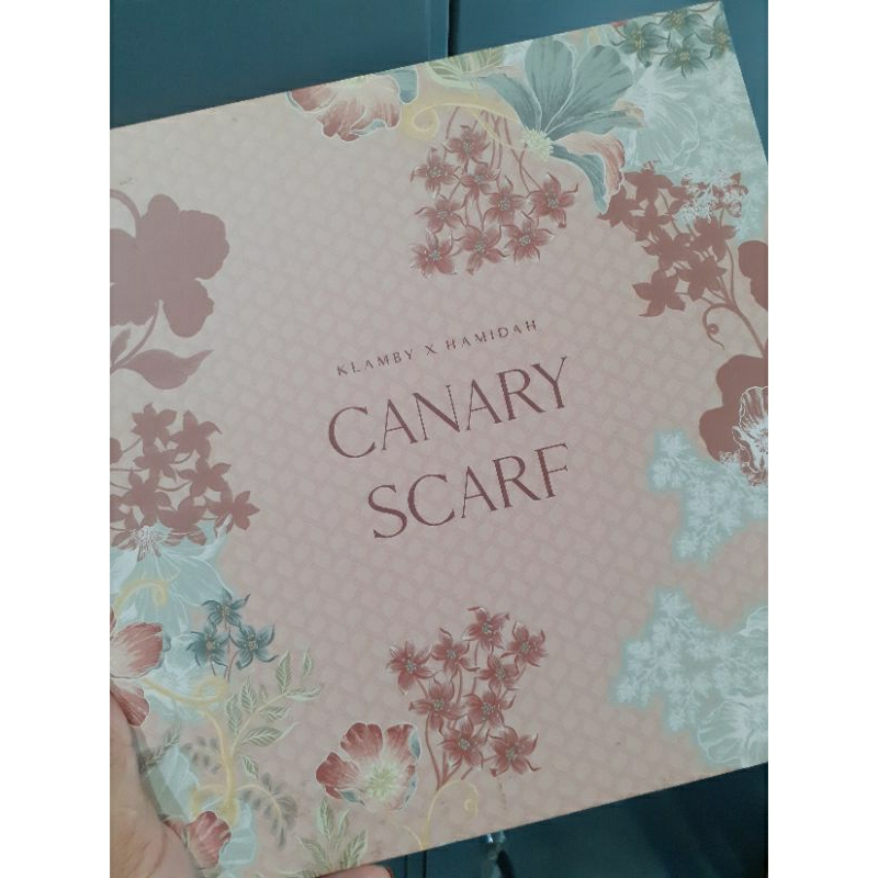 [PRELOVED] CANARY SCARF BY WEARING KLAMBY
