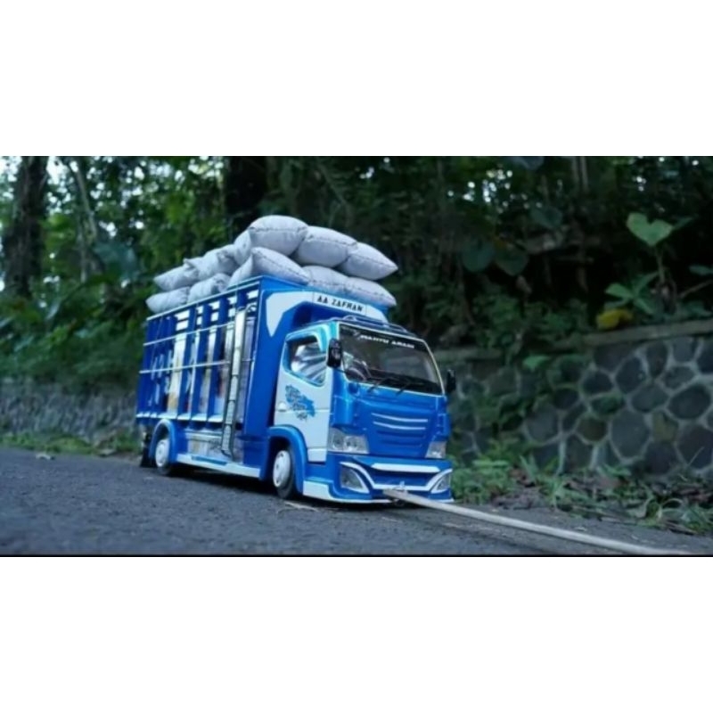 Miniatur truk oleng Wahyu abadi biru Rendi andika fariasi lampu Leed 3 mode dan terpal