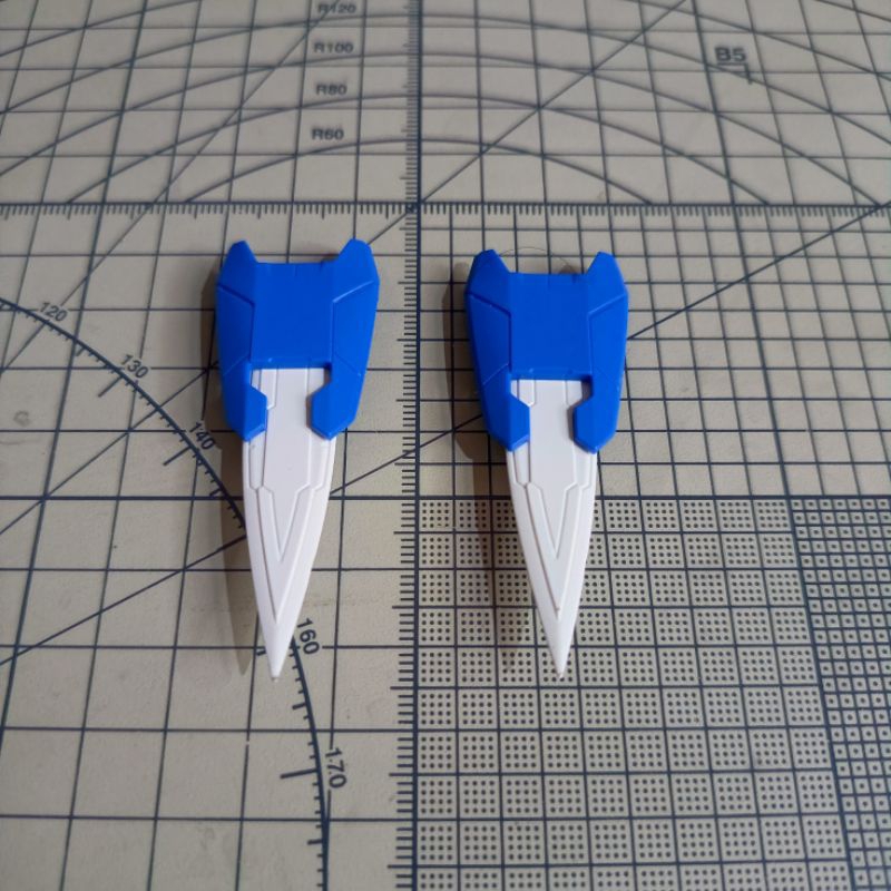 BANDAI RG 1/144 REAL GRADE GUNPLA GUNDAM OO 00 RAISER/SEVEN SWORD PART PARTS WEAPON GN SHIELD