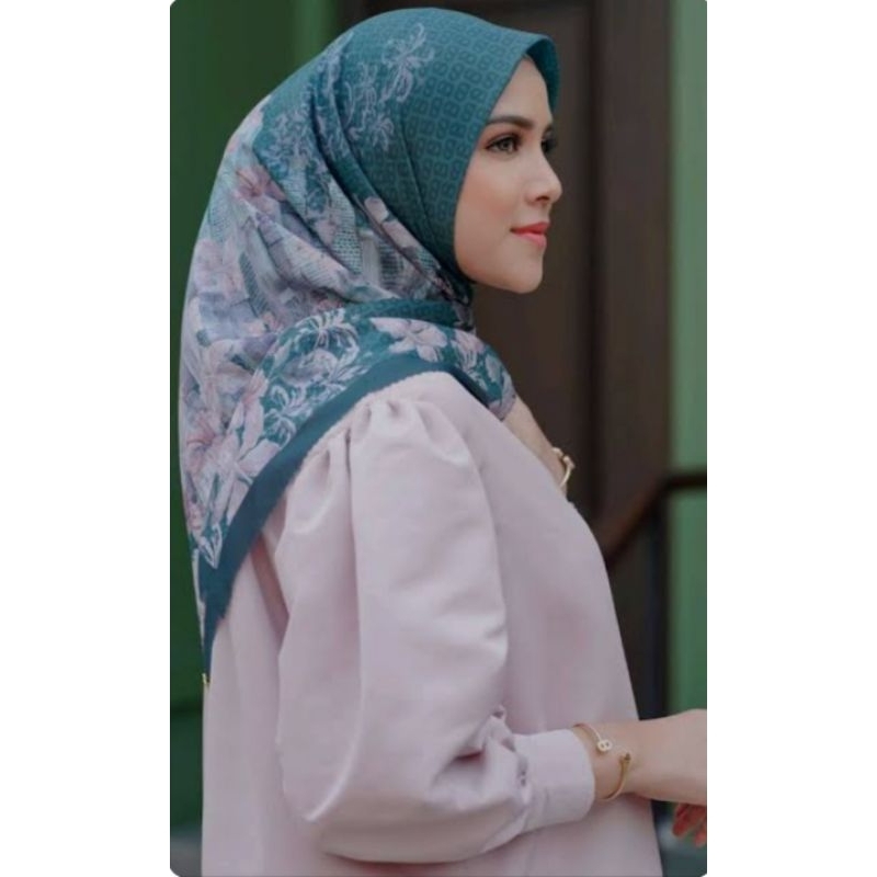 Buttonscarves Malaya Series - EMERALD