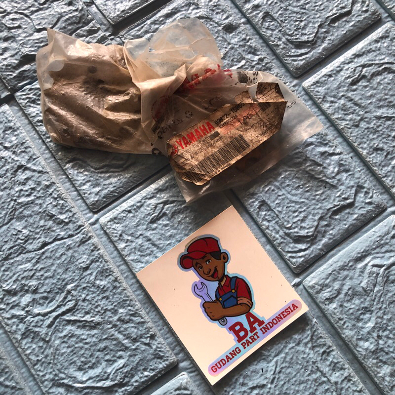 (KD/4/6) GIR DEPAN 15T YAMAHA RX100/RXS/ALFA ORIGINAL YGP (KODE PART 93822-15065)