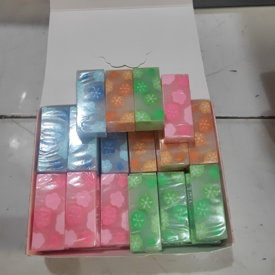 

Penghapus Besar Warna Warni Fancy (Per Pcs)