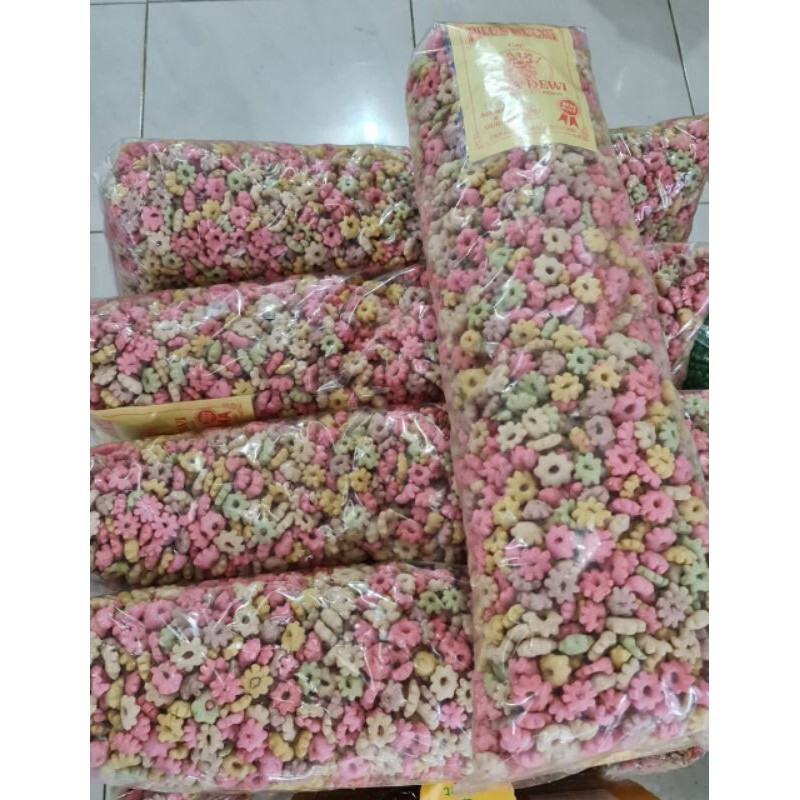 

Sale jajan ribut kiloan kerupuk ajisan Sakura Warna jajan jadul ajisan 1kg Termurah