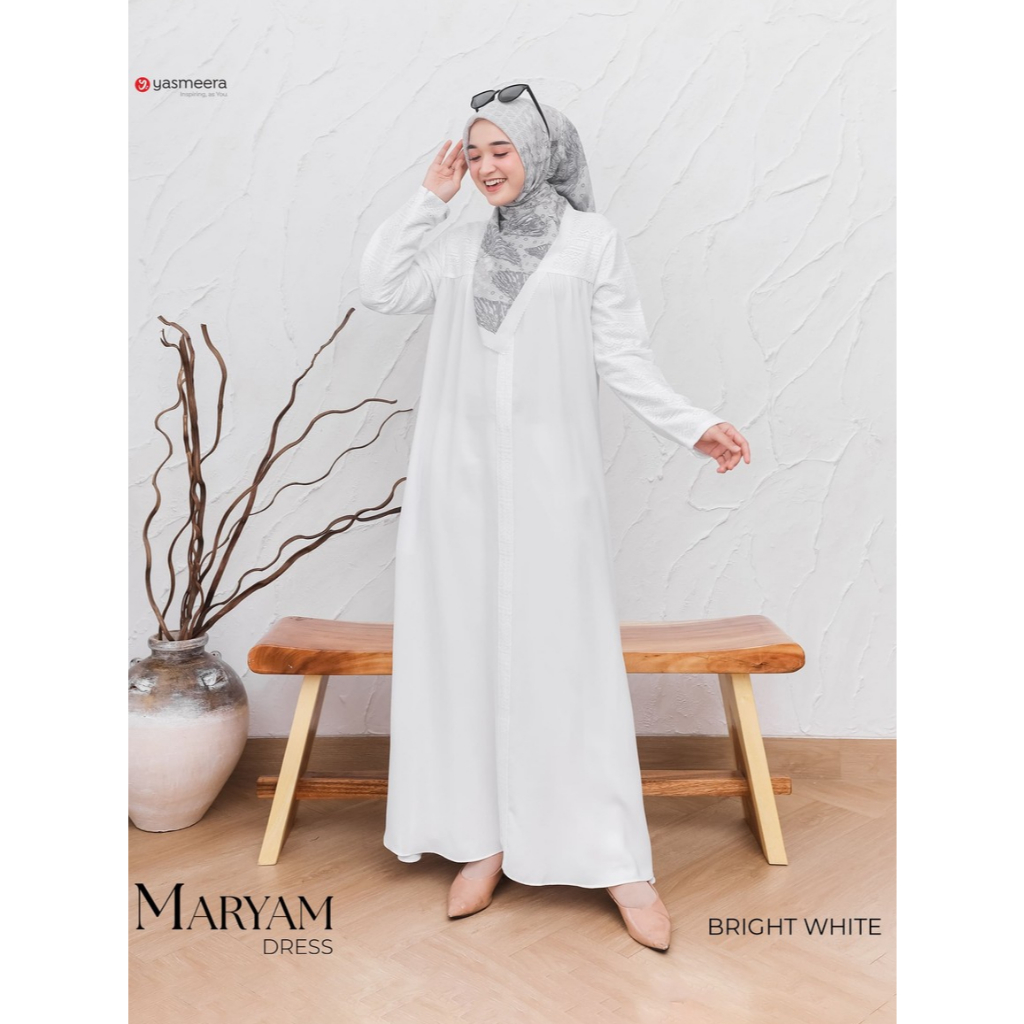 YASMEERA GAMIS MARYAM warna putih dan hitam