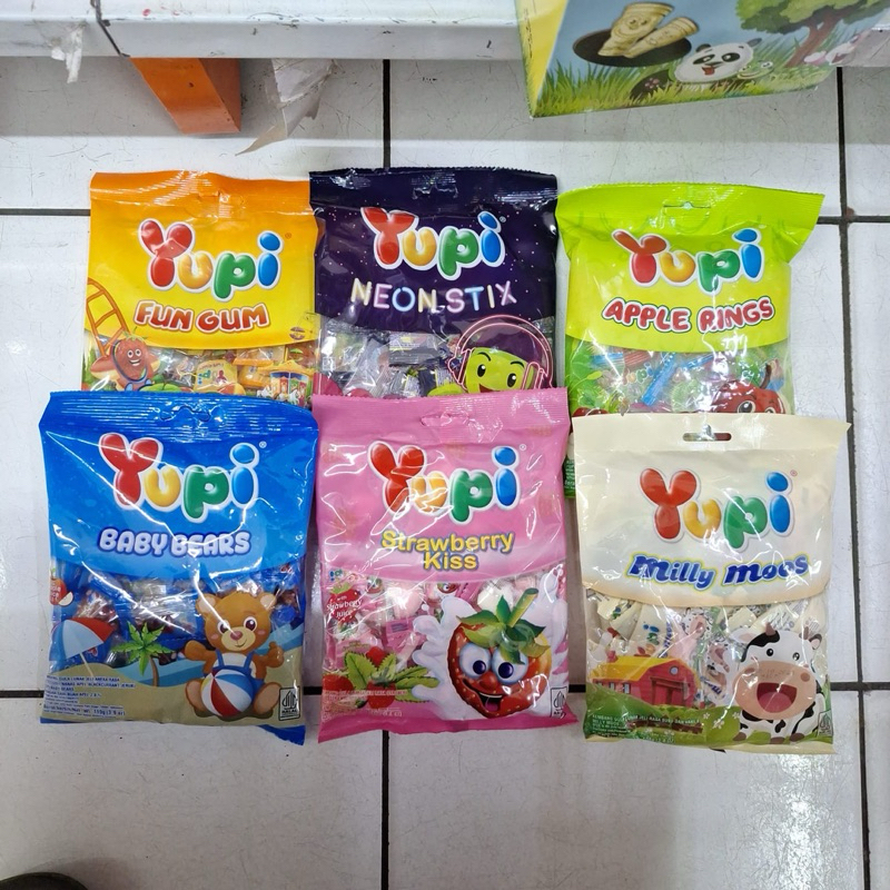 

YUPI Permen 110gram sak aneka varian