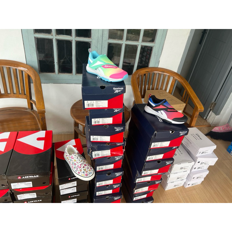 SEPATU ANAK AIRWALK  ORIGINAL SPORT STATION