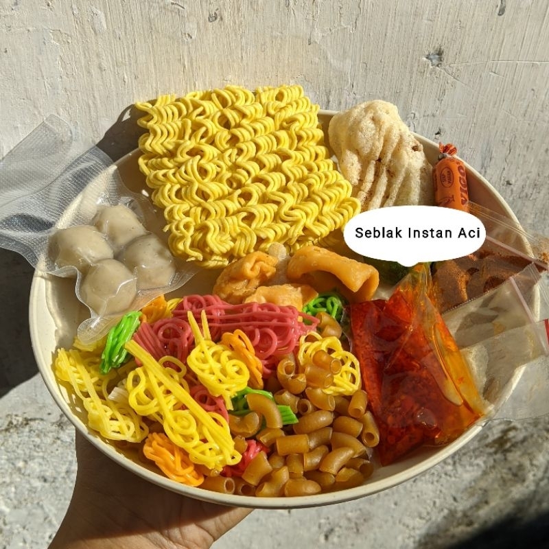 

SEBLAK INSTAN CUANKI + SOSIS/ACI