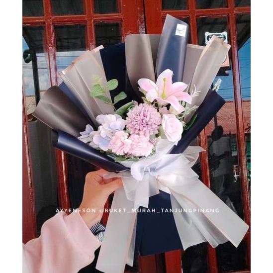 Buket Bunga Fairy Ungu Kertas Warna Hitam Coklat