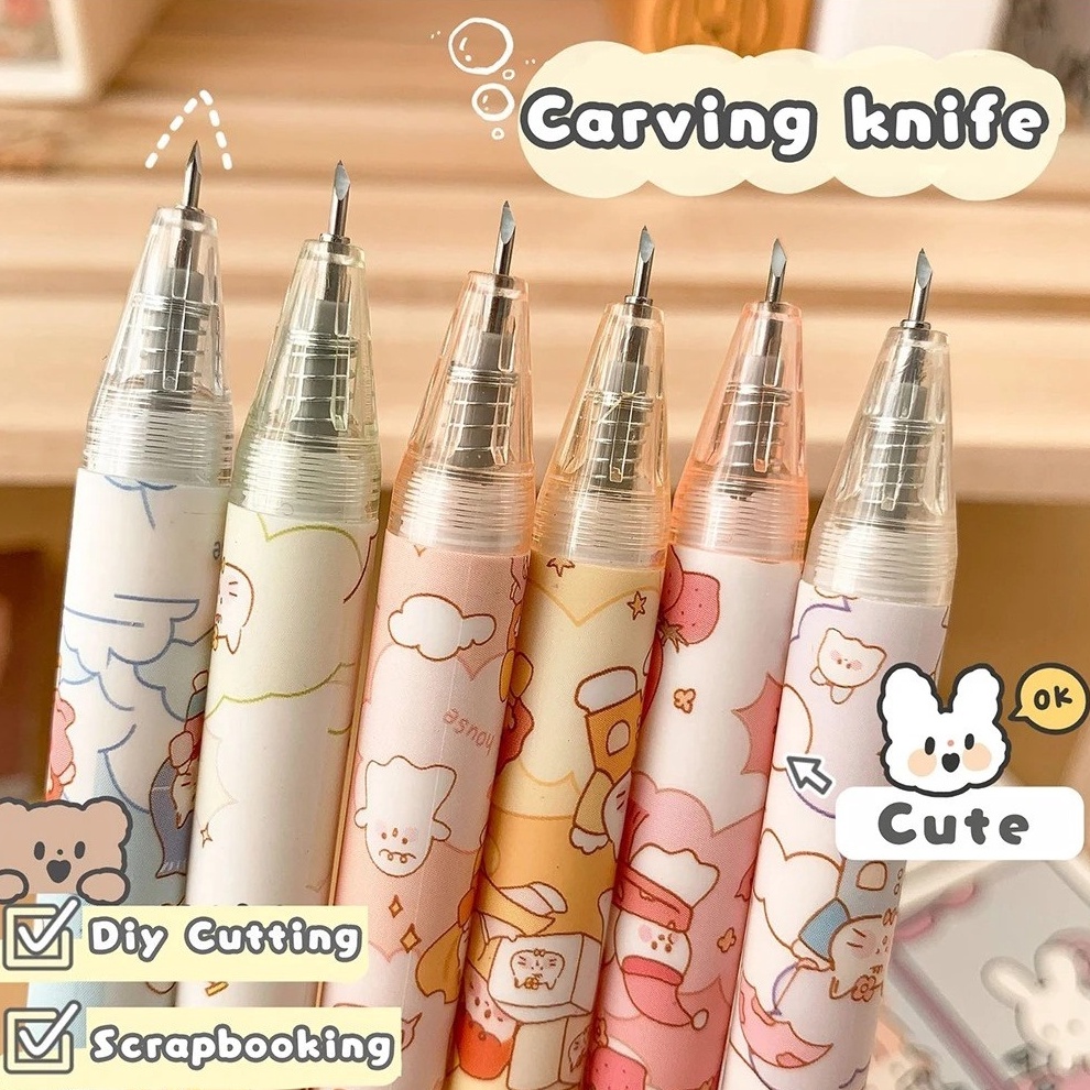 

ORIGINAL APEN Pemotong Kertas Bentuk Pena Karakter Kartun Bear Strawberry Lucu Cutter Pen Knife Cut Stickers Scrapbooking Alat Potong Stiker