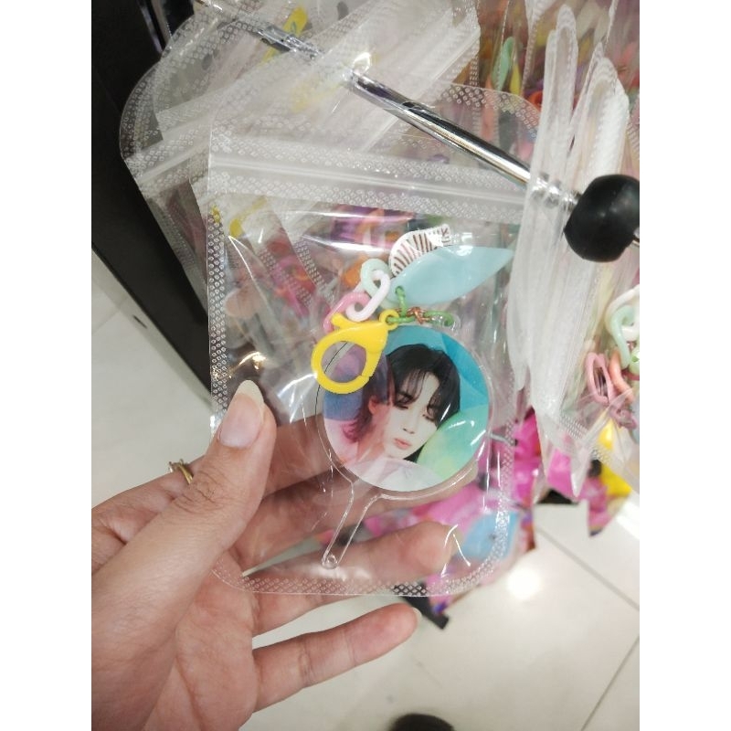 Seventeen Tour Follow Merch - Mini Picket Keyring (Gantungan kipas mini seventeen bahan akrilik)