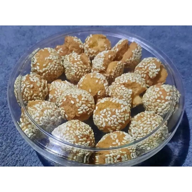 

kue kering ada taburan bbjen