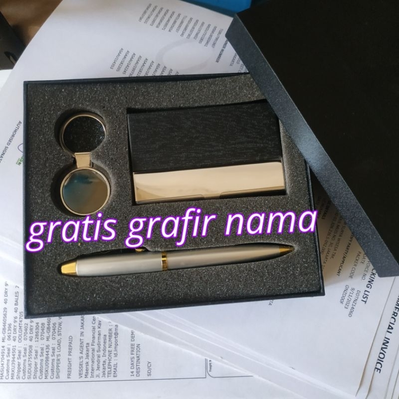 

giftset exclusive hampers pen cardholder dan ganci gratis grafir nama