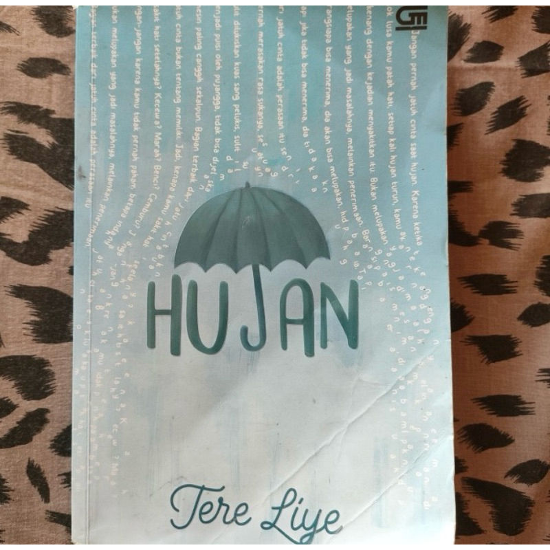 Preloved Buku Novel Hujan Ori