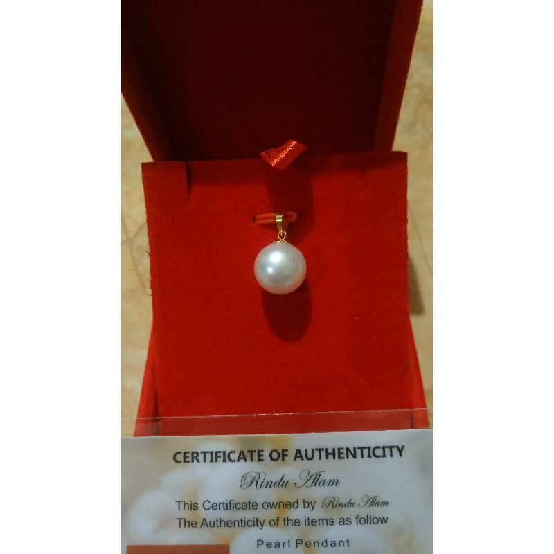 liontin emas dengan mutiara air laut grade AAA