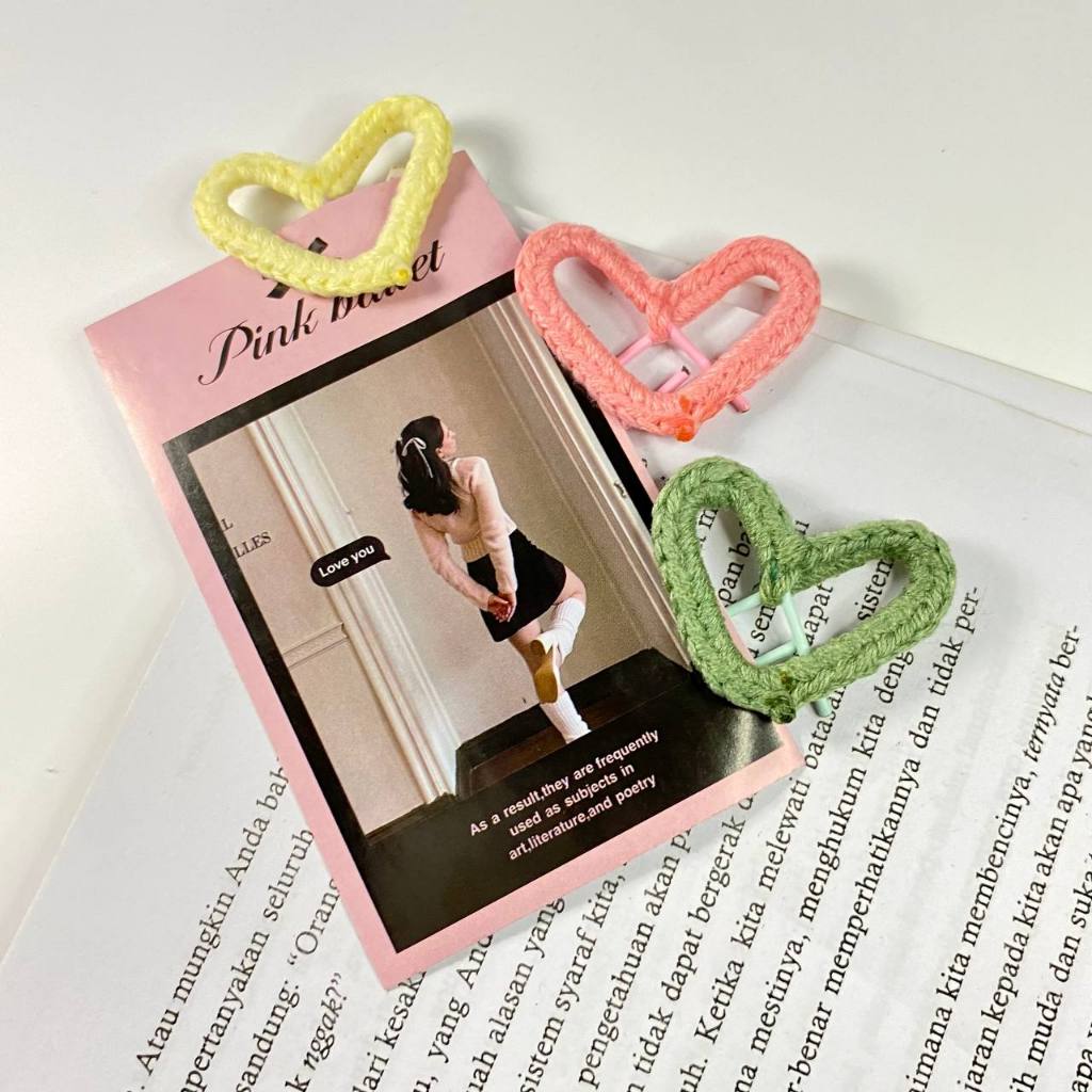

paper clip love rajut handmade