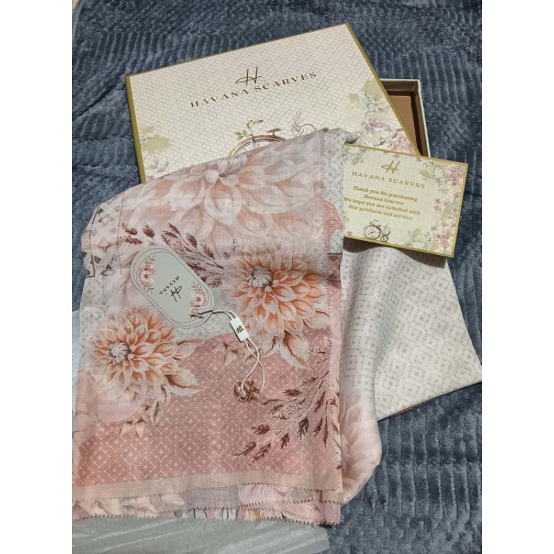 hijab box varisha Havana ada box