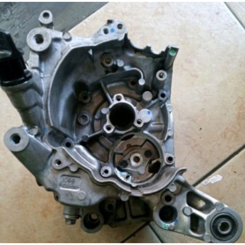 Krangkas Kanan Kalter Mesin Kanan Crankcase HONDA BEAT FI ESP Original Copotan Motor