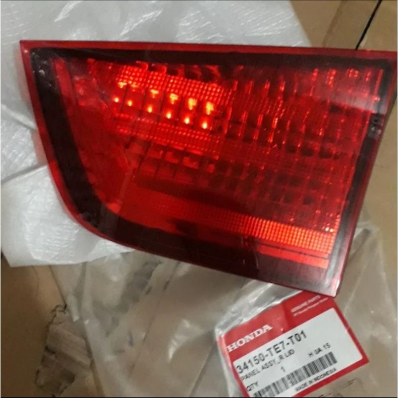 reflektor bagasi belakang Mobilio ORI / lampu bagasi mobilio original
