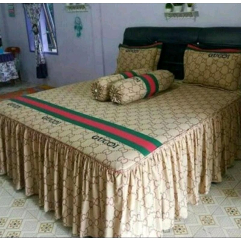 Sprei katun rumbai pengantin motif Gucci ukuran 180*200